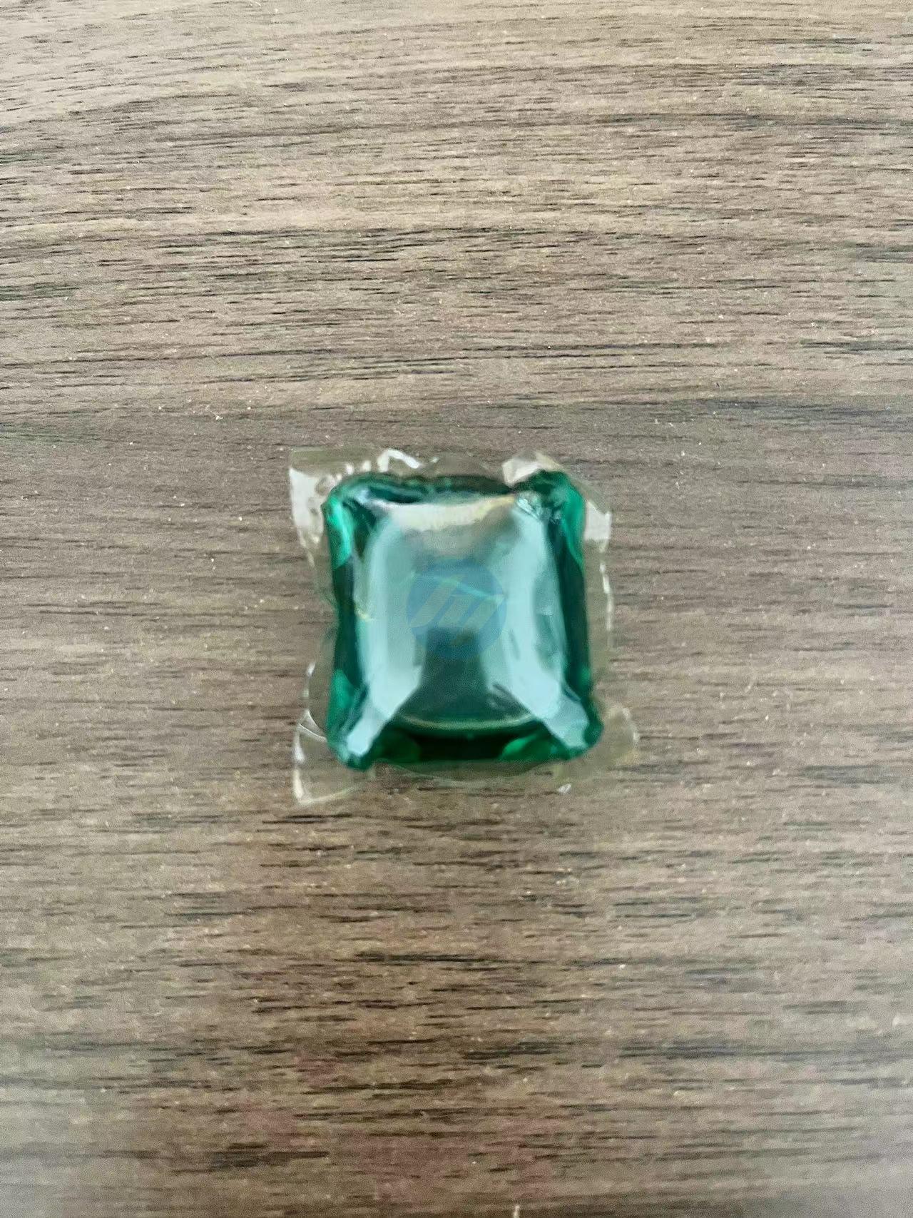 14g Square laundry beads
